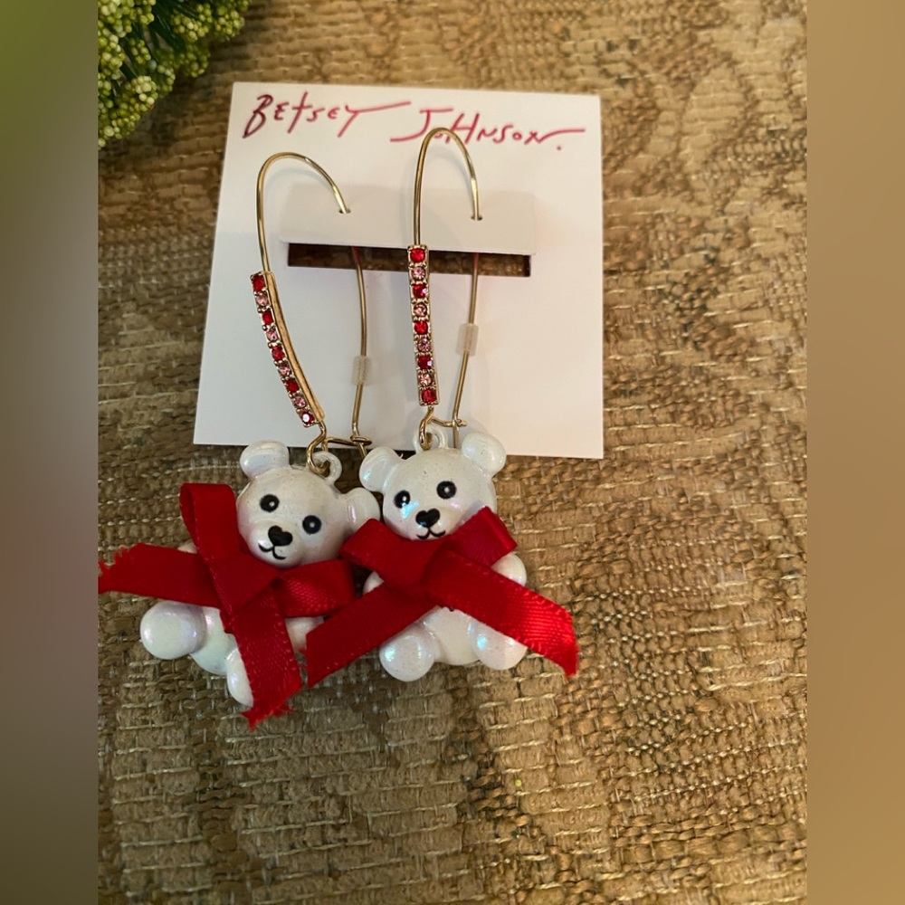 Betsy Johnson Dangling Bear With Bow Earrings NEW.